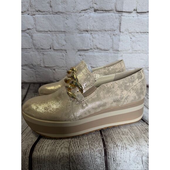 Dolce Vita Jhenee Sneaker - Light Gold womans size 9.5 NWT - Picture 1 of 9